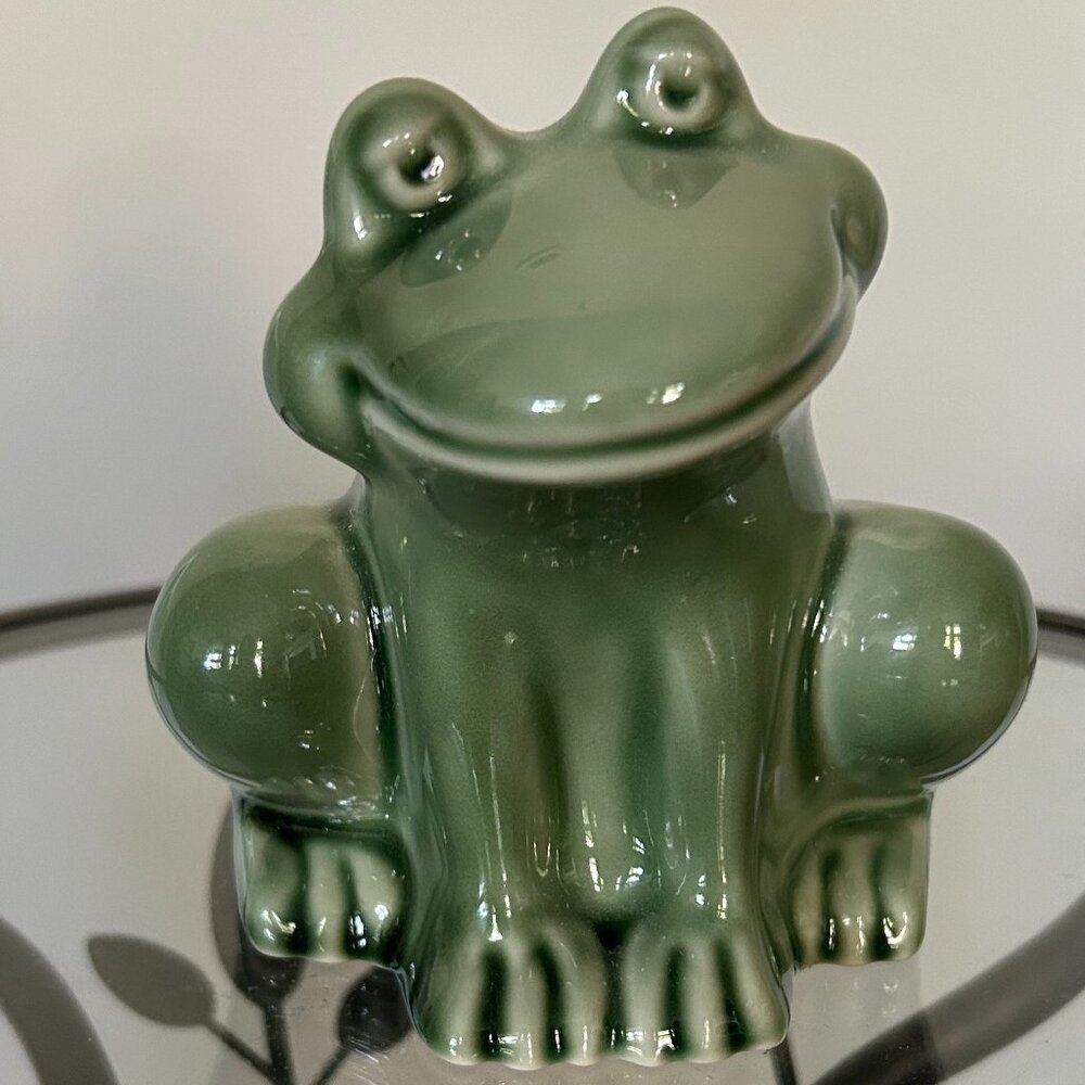 Rare WADE of England green frog piggy bank